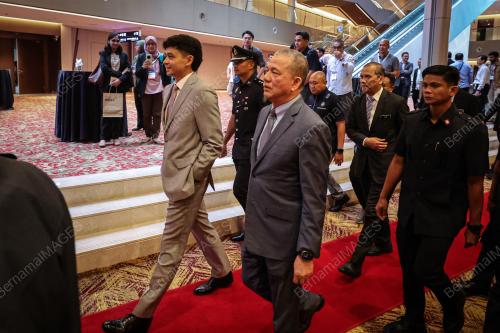 TENGKU HASSANAL IBRAHIM ALAM SHAH AL-SULTAN ABDULLAH RI'AYATUDDI