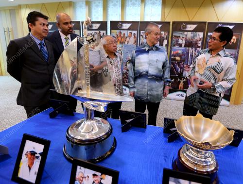 KL47_21092012_MONSOON_CUP