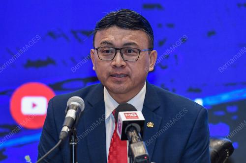 PROF DATUK DR MOHD EKHWAN TORIMAN