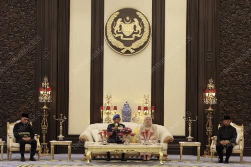 AL-SULTAN ABDULLAH RI'AYATUDDIN AL-MUSTAFA BILLAH SHAH