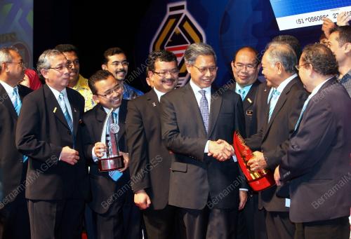 MUSTAPA MUHAMED