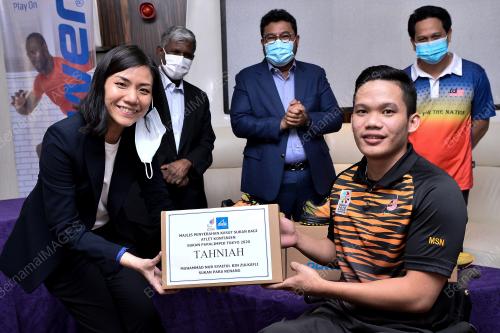 MAJLIS PENYERAHAN TAJAAN KASUT BATA ATLET PARALIMPIK TOKYO 2020