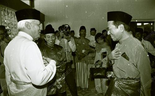 SEMBAHYANG HARI RAYA DI MASJID NEGARA