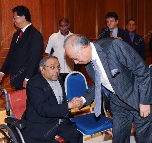 DATUK SERI MOHD NAJIB TUN ABDUL RAZAK