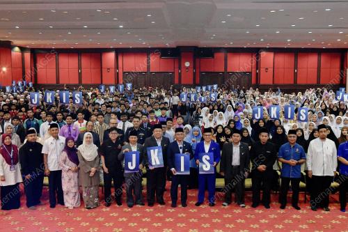 DATUK DR MOHD NA'IM MOKHTAR
