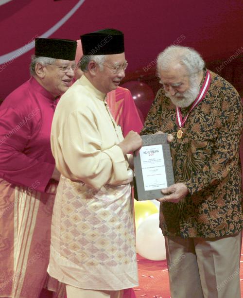 DATUK SERI MOHD NAJIB TUN ABDUL RAZAK