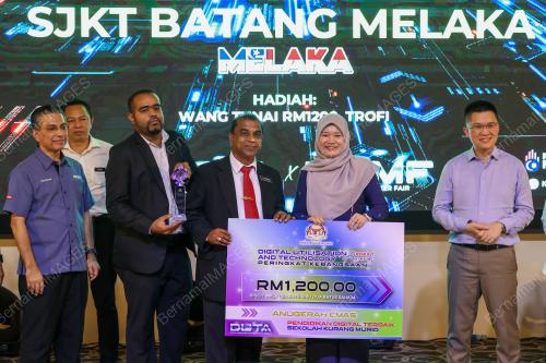 FADHLINA SIDEK
