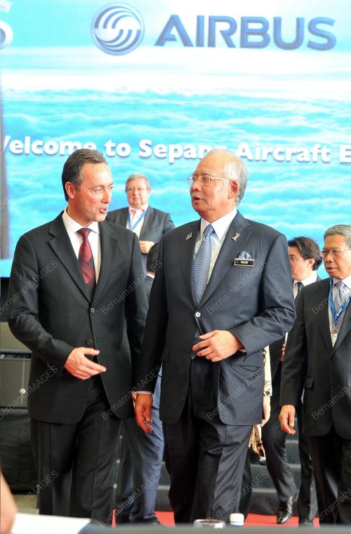 KL48_02102013_AIRBUS