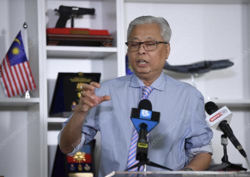 DATUK SERI ISMAIL SABRI YAAKOB