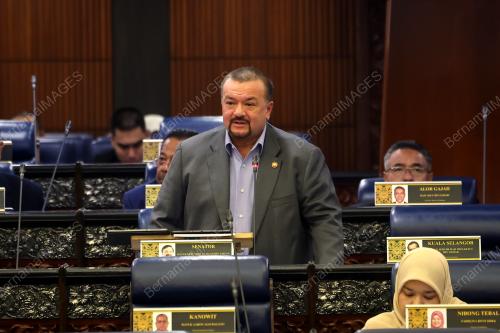 DATUK SERI AMIR HAMZAH AZIZAN
