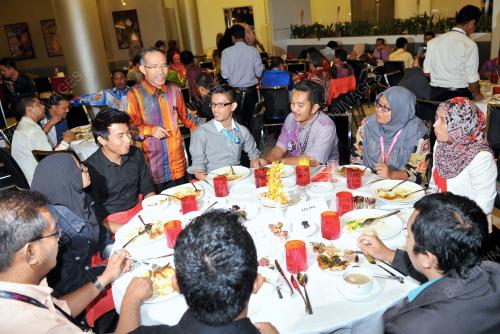 KL48_03072014_BERBUKA