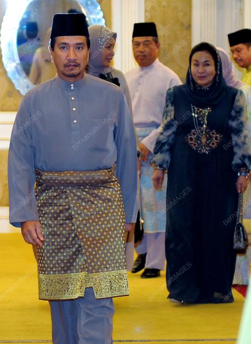 AGONG BERBUKA PUASA