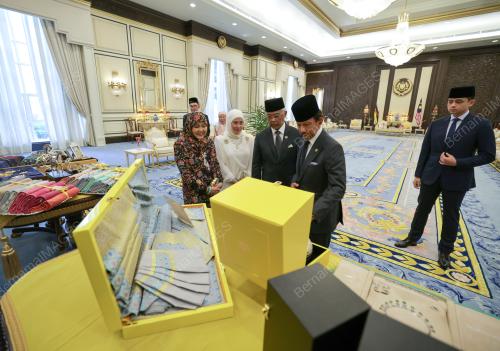 AL-SULTAN ABDULLAH RI'AYATUDDIN AL-MUSTAFA BILLAH SHAH