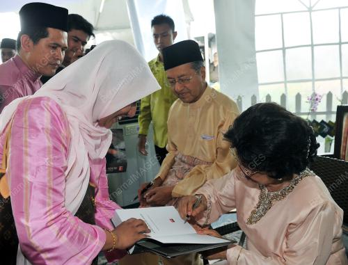 TUN DR MAHATHIR MOHAMAD