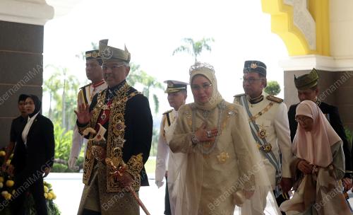 AL-SULTAN ABDULLAH RI'AYATUDDIN AL-MUSTAFA BILLAH SHAH