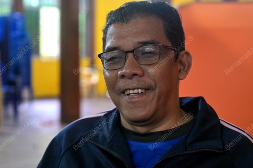 AZMI MAT