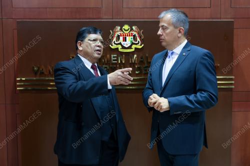 TAN SRI JOHARI ABDUL