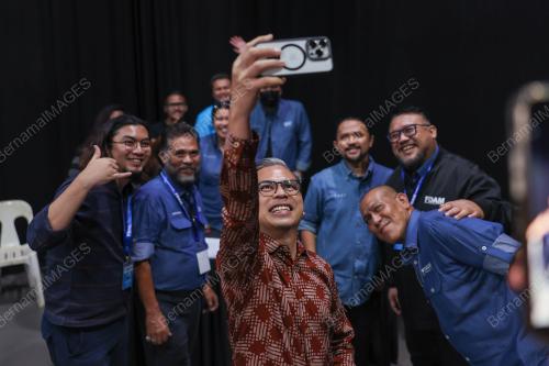 FAHMI FADZIL