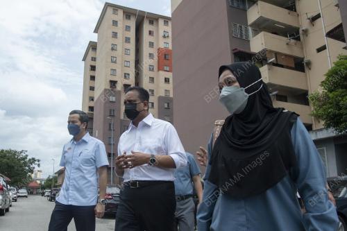 DATUK SERI REEZAL MERICAN NAINA