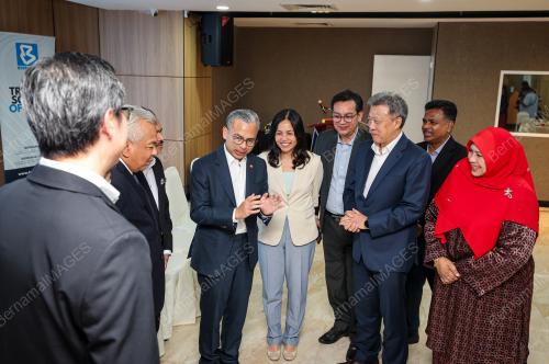 DATUK FAHMI FADZIL