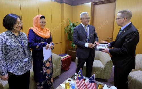 KL48_09022018_WUF9