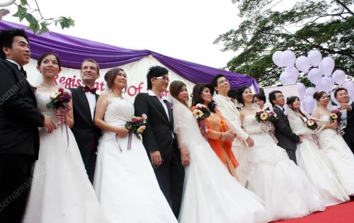 WEDDING MADE IN THE SKY
