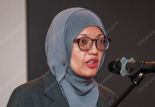 DR AZLIN ZAITI ZAINAL