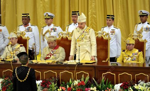 KL48_13122016_AGONG