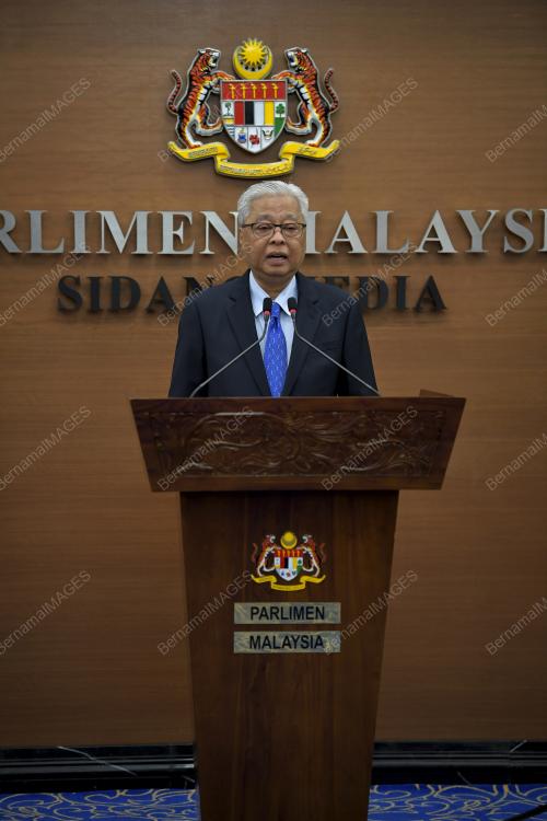 DATUK SERI ISMAIL SABRI YAAKOB