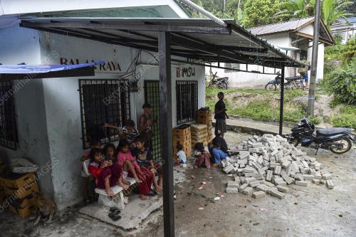 KAMPUNG ORANG ASLI HULU KEMENSAH