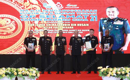 DATUK MOHD AZMAN AHMAD SAPRI