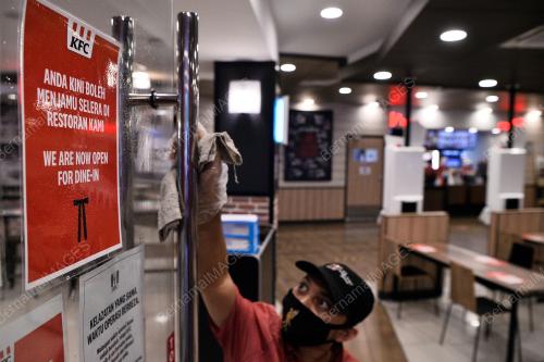 KFC BENAR MAKAN DI RESTORAN