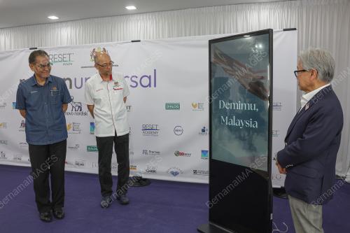 DATUK SERI DR DZULKEFLY AHMAD