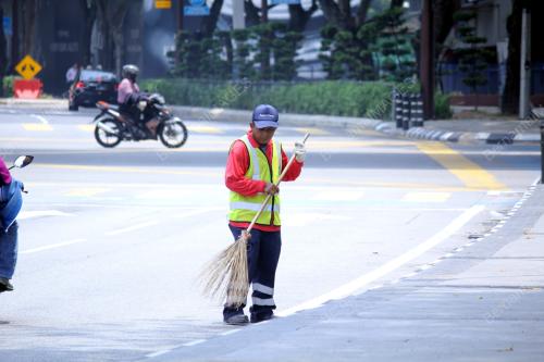 KL48_17032016_CUACA_PANAS