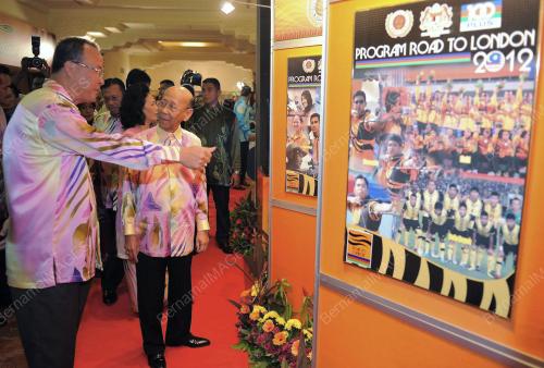 KL48_17042012_AGONG