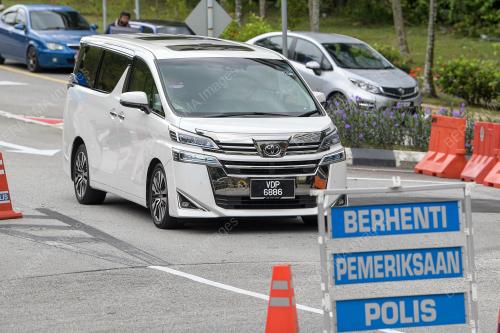 KL48_17082021_PINTU_ISTANA