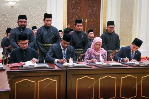 KL48_17122025_ANGKAT_SUMPAH