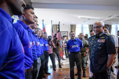 TAN SRI AFFENDI BUANG