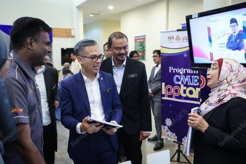 FAHMI FADZIL