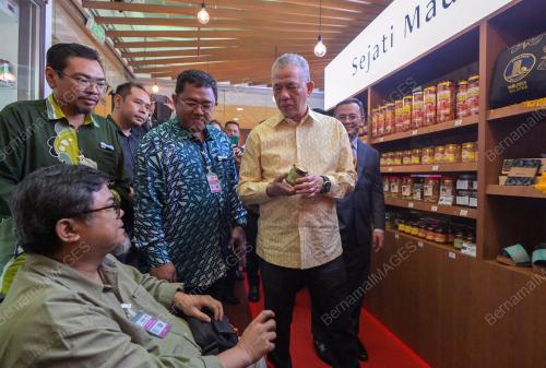 DATUK SERI FADILLAH YUSOF