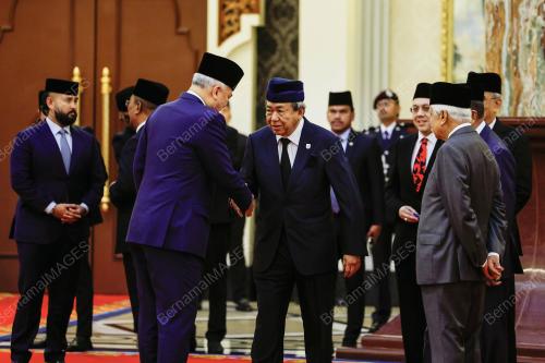 SULTAN SHARAFUDDIN IDRIS SHAH