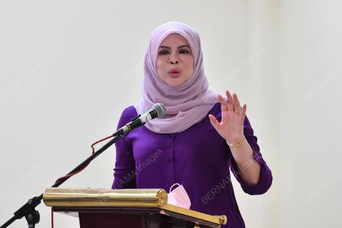 DATUK SERI RINA MOHD HARUN