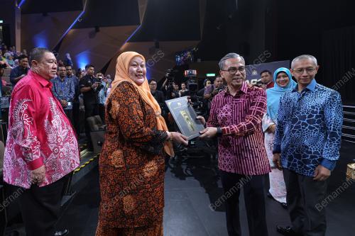 DATUK FAHMI FADZIL