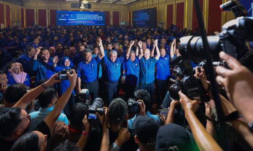 PENGUMUMAN CALON BARISAN NASIONAL PRN 15