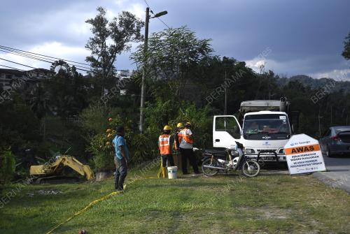 TINJAUAN KEJADIAN TANAH RUNTUH KEMENSAH HEIGHTS