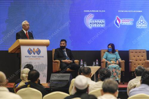 TAN SRI NOH OMAR