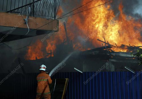 TERBAKAR