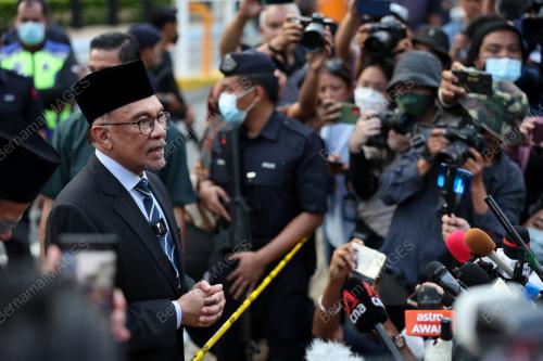 LIPUTAN PINTU 2 ISTANA NEGARA