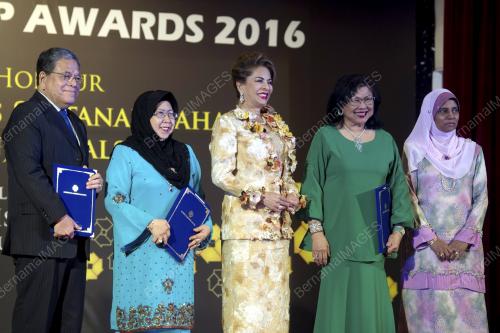 KL48_23042016_AWARDS