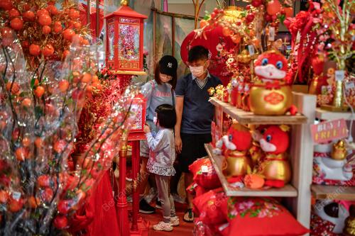TINJAUAN PERSIAPAN TAHUN BARU CINA